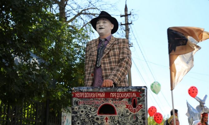 Фестиваль "Театральный дворик" превратил центр Тулы в огромную сцену: как это было