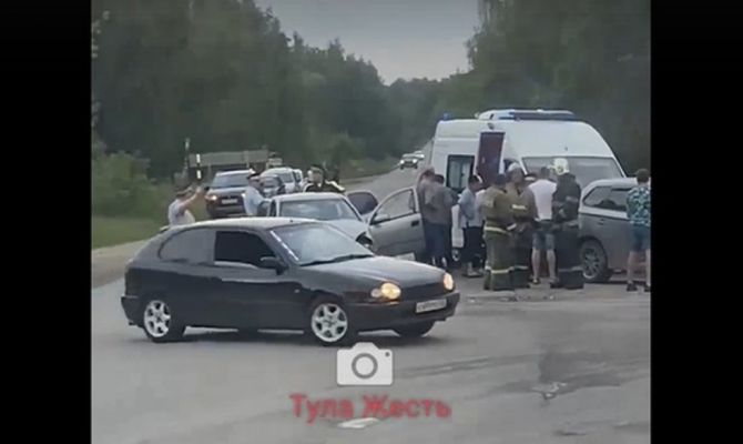 Под Тулой в жестком ДТП погиб пассажир иномарки