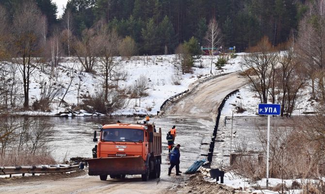 В Суворовском районе из-за паводка запретили движение по двум мостам