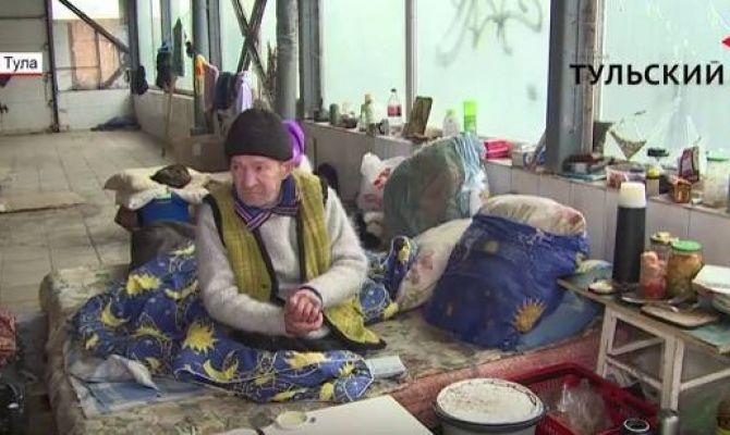 Туляк вынужден жить на заброшенной автомойке после ампутации ноги. РЕПОРТАЖ