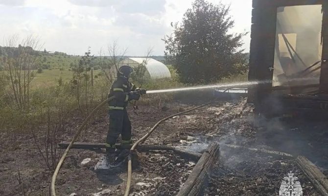 В Тульской области потушили частный дом