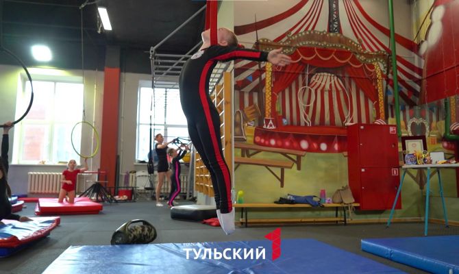 4-летняя тулячка провисела на шее на Рекорд России