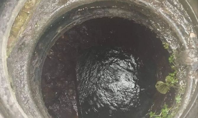 Узловский водоканал обязали прекратить сброс неочищенных стоков в ручей