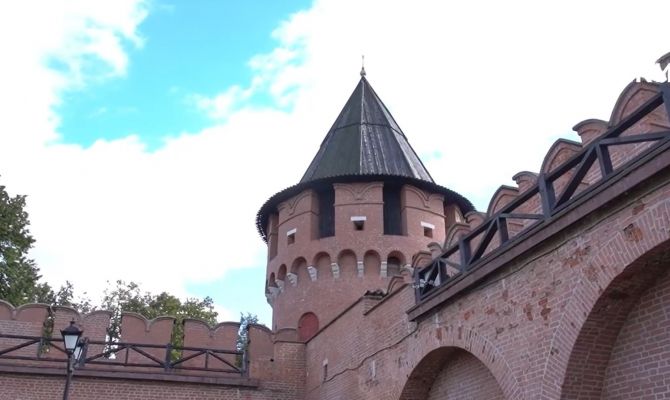 Почему Тульский кремль построили с девятью башнями