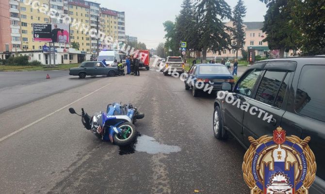 В Узловой водитель мопеда без прав пострадал в ДТП с «пятеркой»