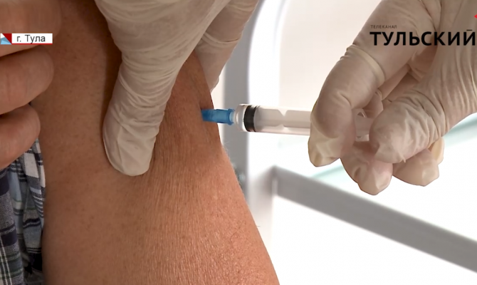 В России медикам будут платить по 200 рублей за каждого привитого от COVID-19