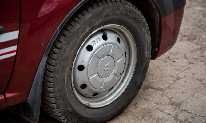 В Богородицке задержали подозреваемых в краже медного кабеля и автомобильных колес