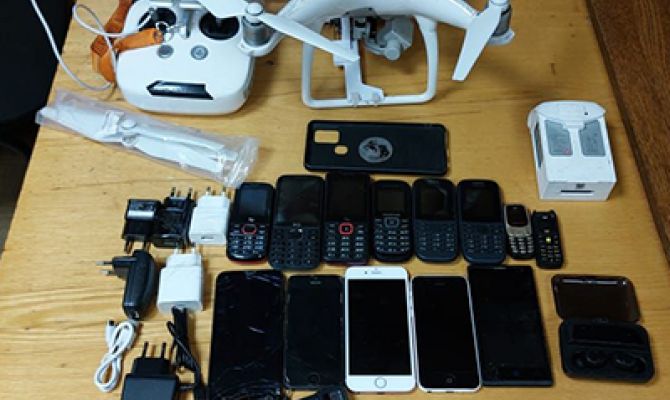 В тульскую колонию пытались передать мобильные телефоны на квадрокоптере