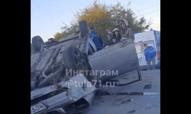 В аварии c перевертышем под Тулой пострадали три человека