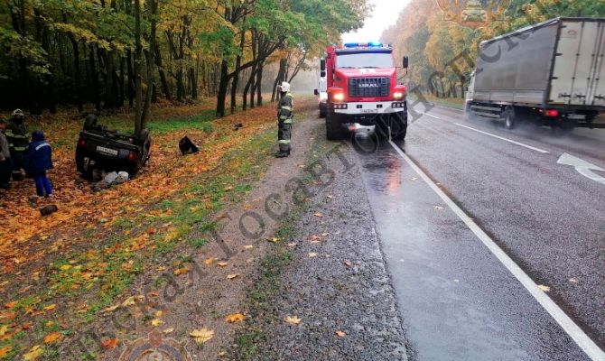 В Чернском районе съехала в кювет и опрокинулась Lada 212140