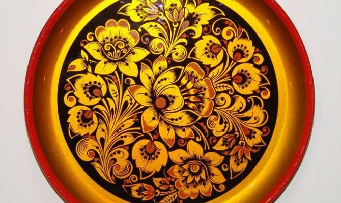 Тулякам покажут посуду с «золотой хохломой»