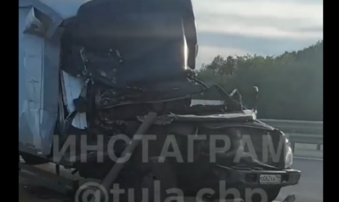 Под Тулой «ГАЗель» протаранила «Камаз»