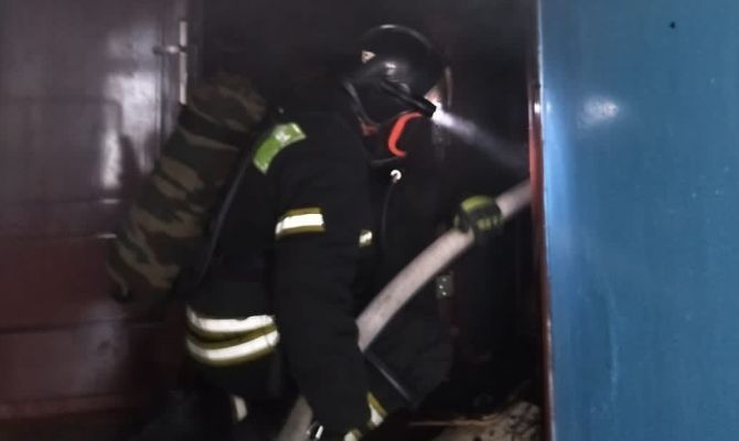 На пожаре в Новомосковске эвакуировали четырех человек