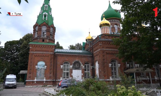 От досок до кирпичных стен: Храму Двенадцати Апостолов возвращают величественный облик