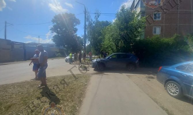 В Щекино водитель «Мазды» сбил школьника на велосипеде