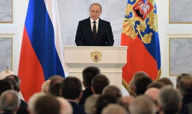 Владимир Путин: "Пора привести в порядок региональные и местные дороги"