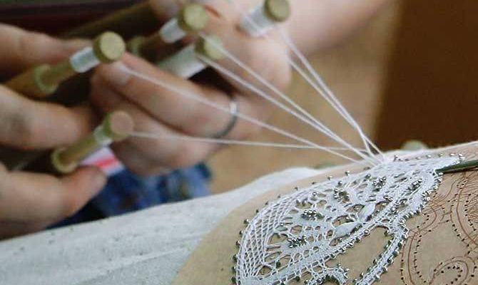 Выставочный зал ждет туляков с кружевом и коклюшками 