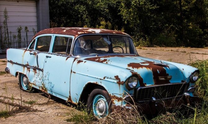 Запрет эксплуатации старых машин в России: возможно ли 