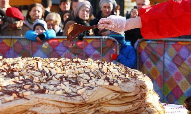 Туляков приглашают отведать гигантских блинов