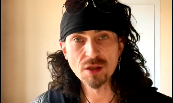 Российский музыкант Тальков-младший получил повестку в военкомат