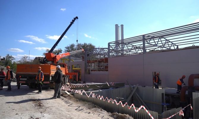 Тульские строители помогли Мариуполю подготовиться к отопительному сезону: когда в дома придет тепло