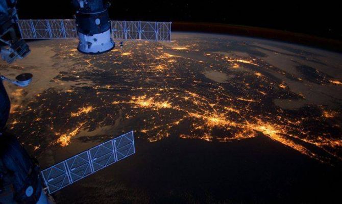 СМИ: на Землю может рухнуть космическая орбитальная станция