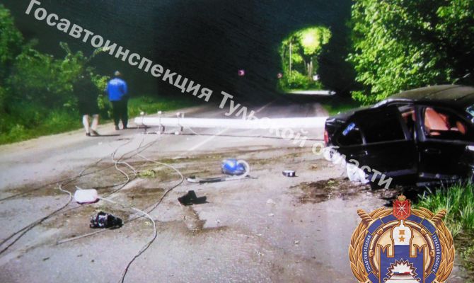 В Донском пьяный зумер без прав протаранил опору линии электропередач