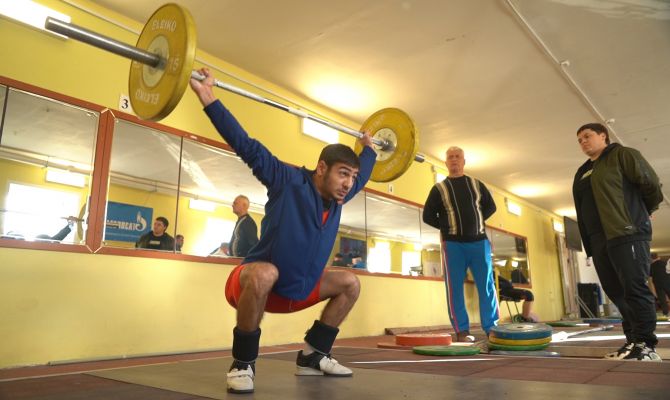 В Туле выбирают сильнейшего тяжелоатлета России