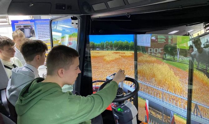 В Тульской области в Дне открытых дверей "Профессионалитета" приняли участие 3500 абитуриентов