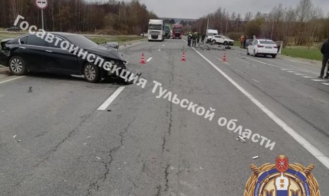 Под Тулой «Газель» спровоцировала двойное ДТП с легковушками