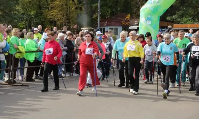 250 жителей Тульской области вышли на старт фестиваля северной ходьбы