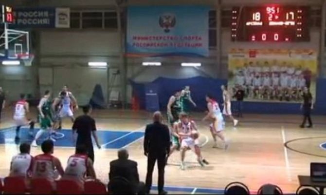 Баскетбольный клуб «Арсенал-Тула» уступает после двух четвертей