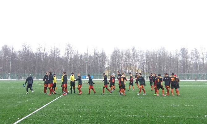 Новое покрытие косогорского стадиона прошло проверку игрой