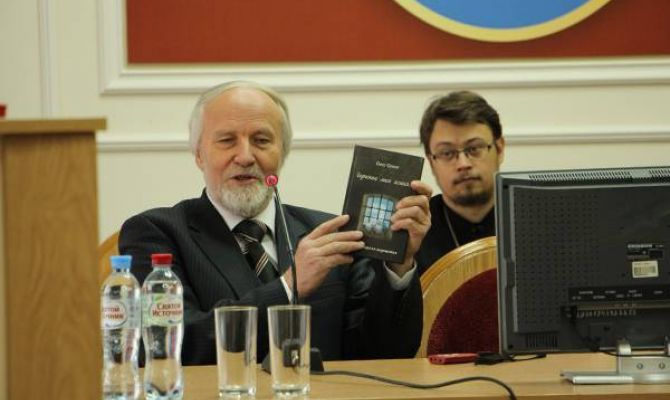 Христианский поэт Сенин встретился с сотрудниками тульского УФСИН