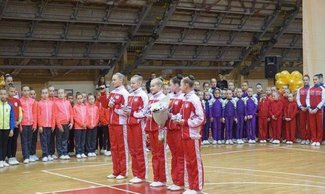 Новомосковцы завоевали 11 медалей на соревнованиях по спортивной аэробике