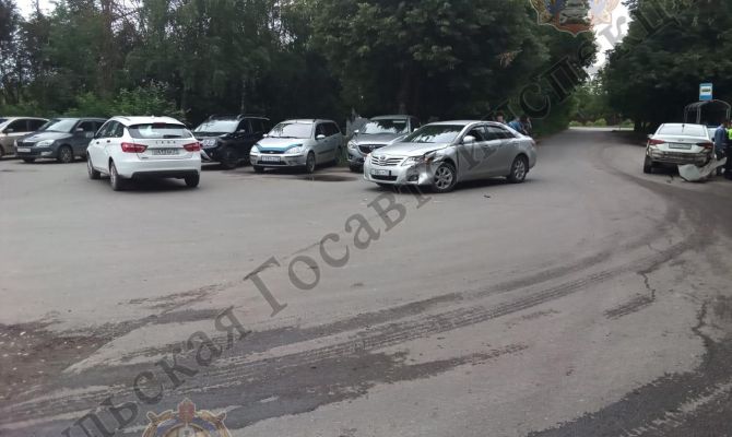 В Туле Toyota Camry столкнулся с Hyundai Solaris