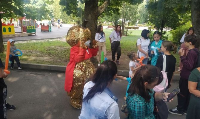 Губернатор Алексей Дюмин пообщался с детьми из ЛНР и ДНР в тульском парке