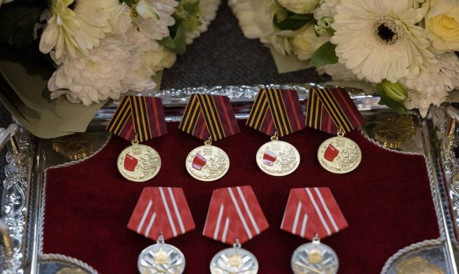 Дмитрий Миляев вручил юбилейные медали ветеранам Великой Отечественной войны