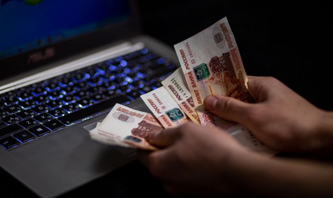 Тулячка потеряла почти 2 млн рублей на попытке заработать на инвестициях