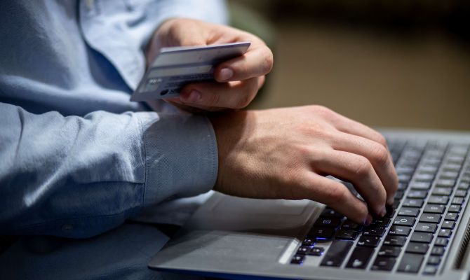 Туляков предупредили о новой схеме мошенничества в чат-ботах