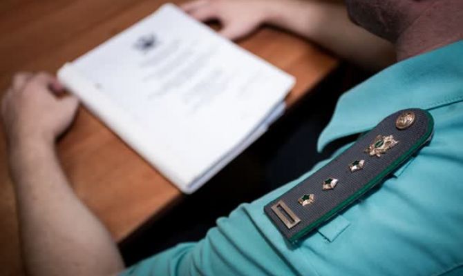 Судебные приставы уберегли тулячку от мошенников 