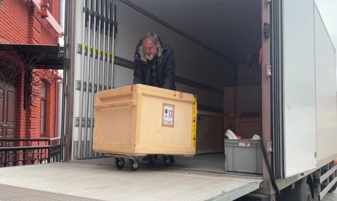 В Тулу привезли каминные часы из Франции XVIII века