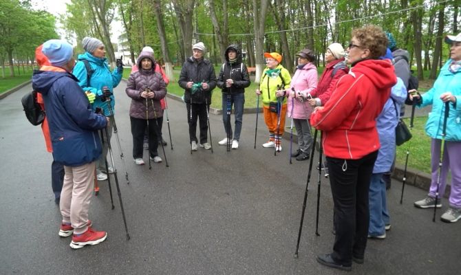 "Елки-Палки": как тулякам записаться на тренировки по скандинавской ходьбе