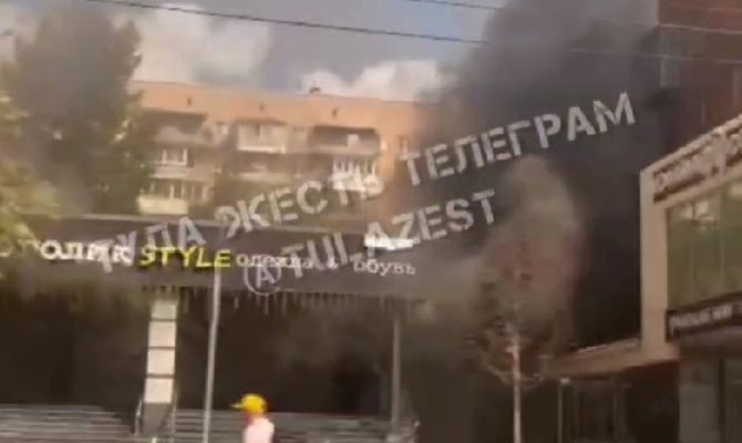 На Красноармейском проспекте в Туле загорелся магазин "Шопоголик"