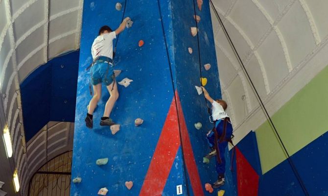 В Щекине прошел турнир по скалолазанию
