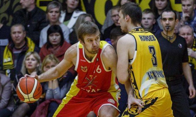 Тульский баскетбольный "Арсенал" в двух матчах проиграл "Динамо-МГТУ"