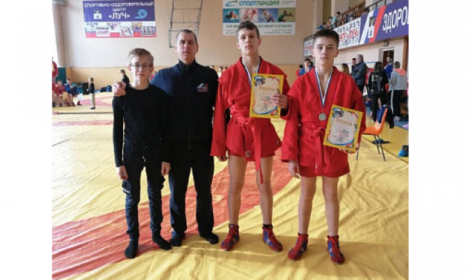 Тульские спортсмены заняли призовые места на турнире по самбо «Золотой круг»