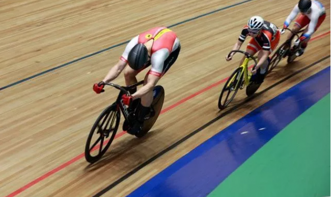 Тульские велогонщики получили "золото" в спринте на Кубке России