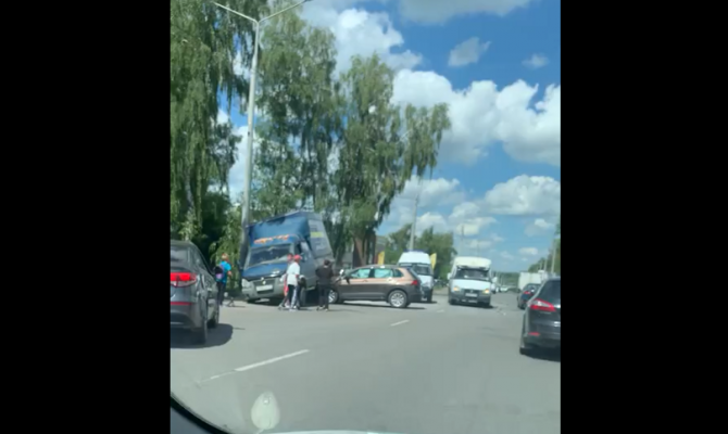 В Новомосковске легковушка въехала в ГАЗель