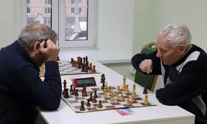 Тульским пенсионерам предлагают бесплатно научиться играть в шахматы
